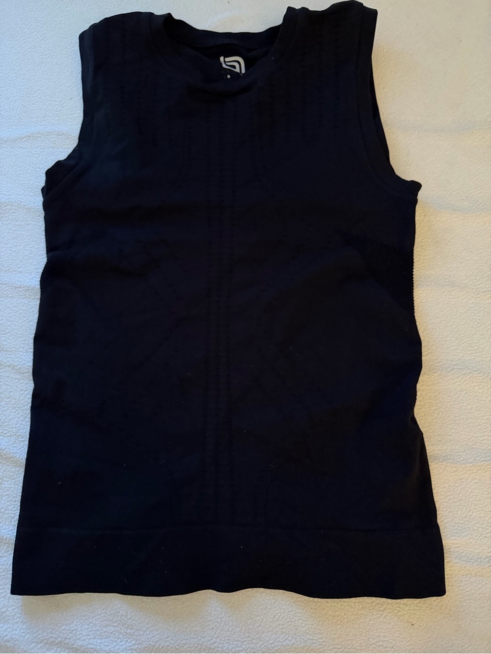 Blanc Noir Infinity Compression Seamless Tank Top Black EUC Size XS/S - Picture 5 of 6